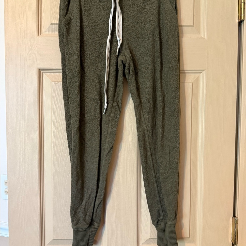 Aerie Cozy Olive Green Sweatpants Joggers